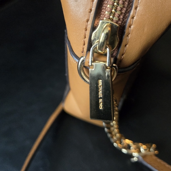 Michael Kors Crossbody - Picture 3 of 6